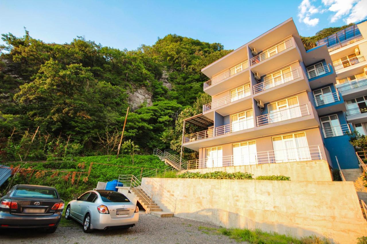 Guest House 99 Batumi Esterno foto
