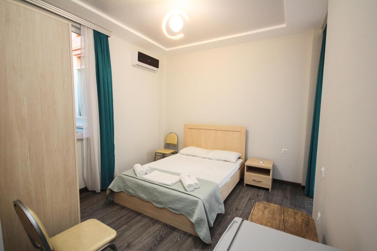 Guest House 99 Batumi Esterno foto