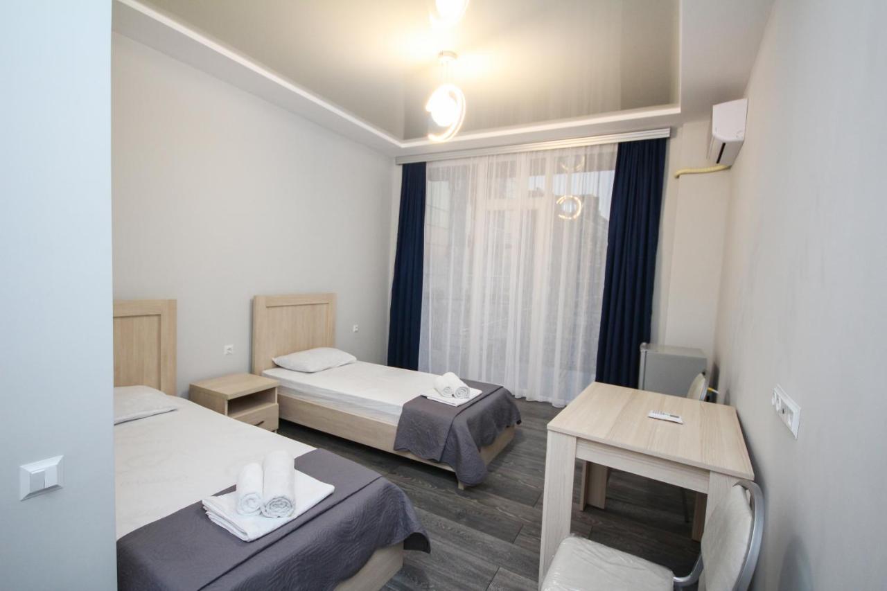 Guest House 99 Batumi Esterno foto