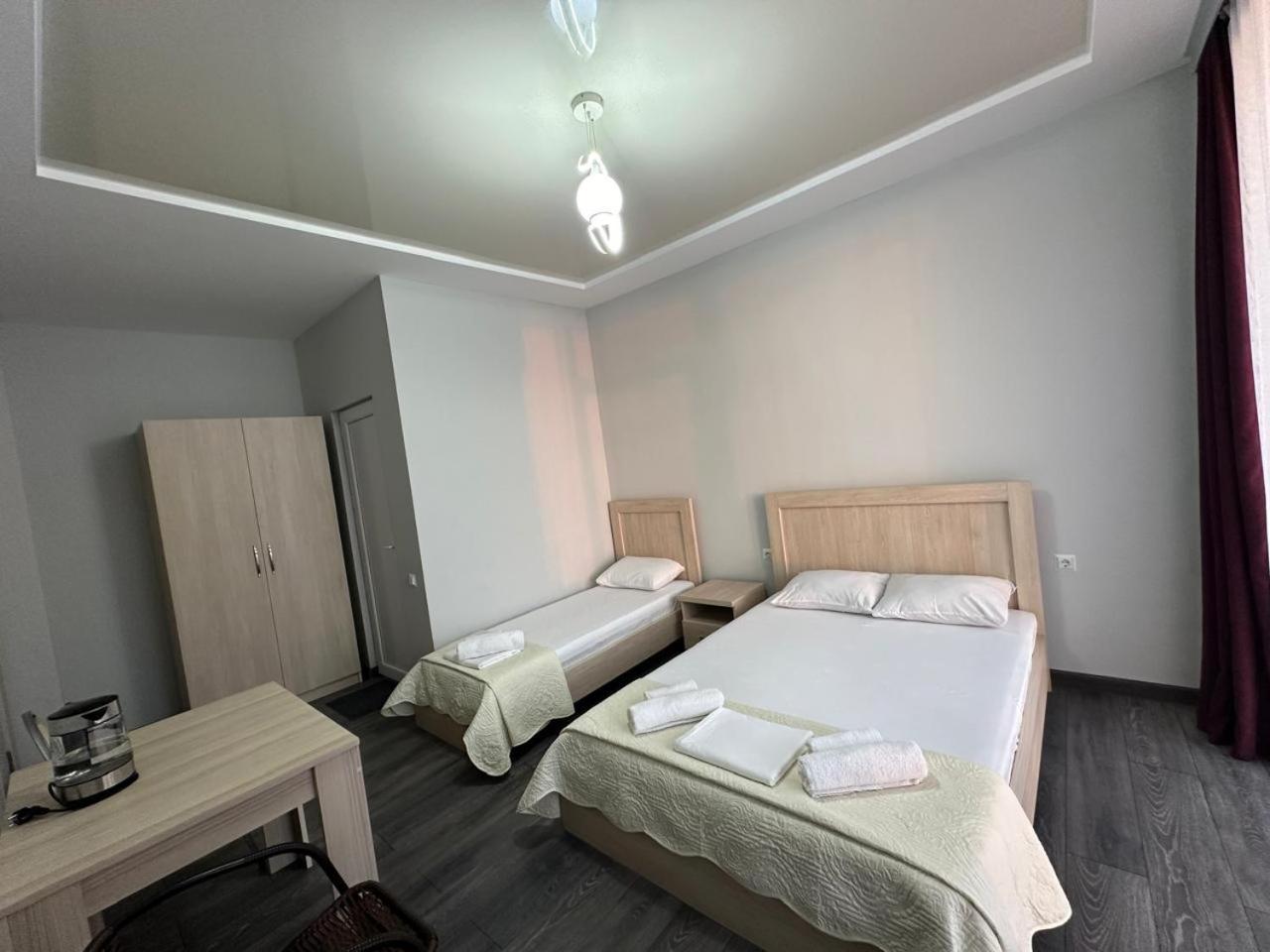 Guest House 99 Batumi Esterno foto