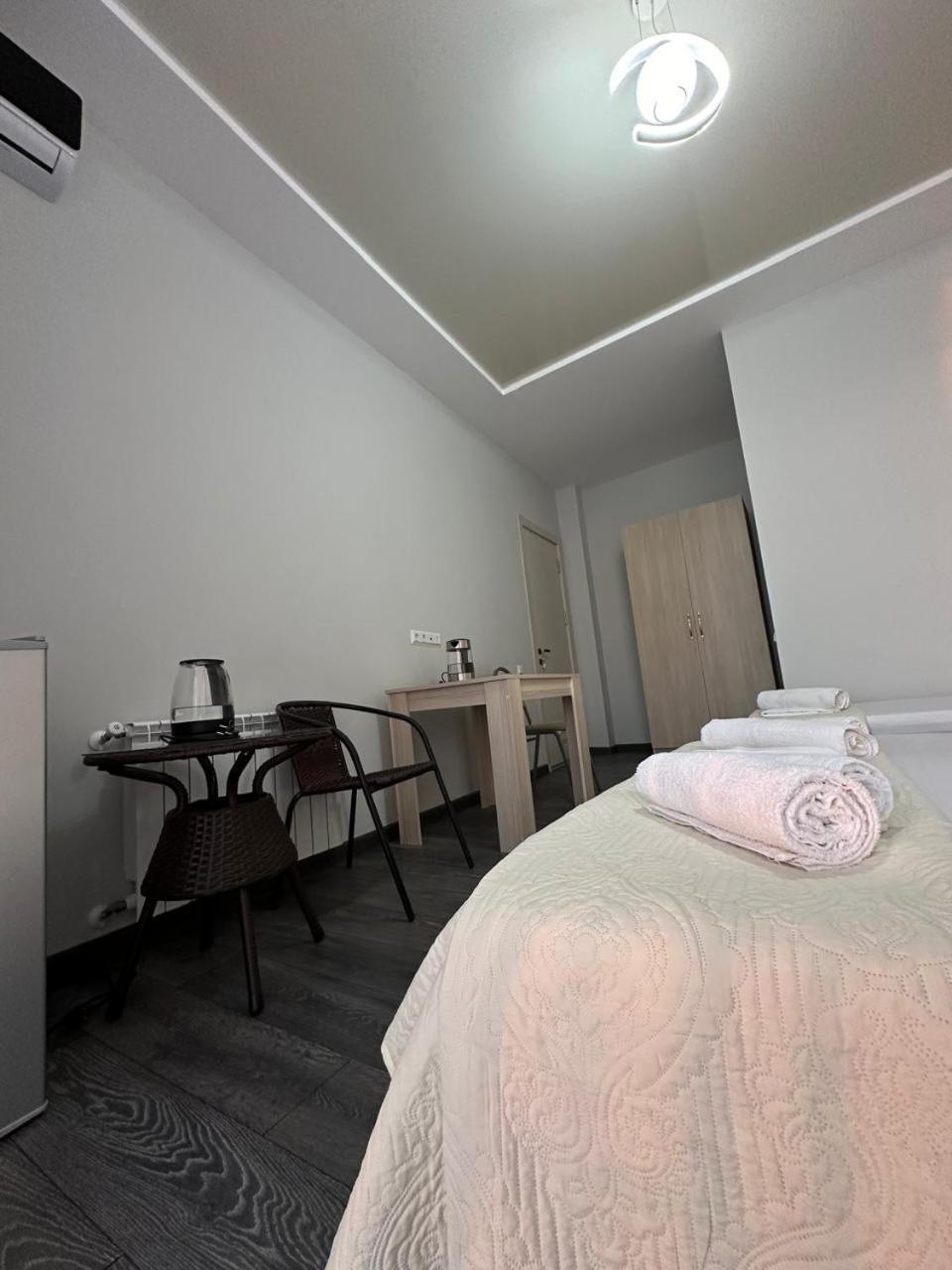 Guest House 99 Batumi Esterno foto