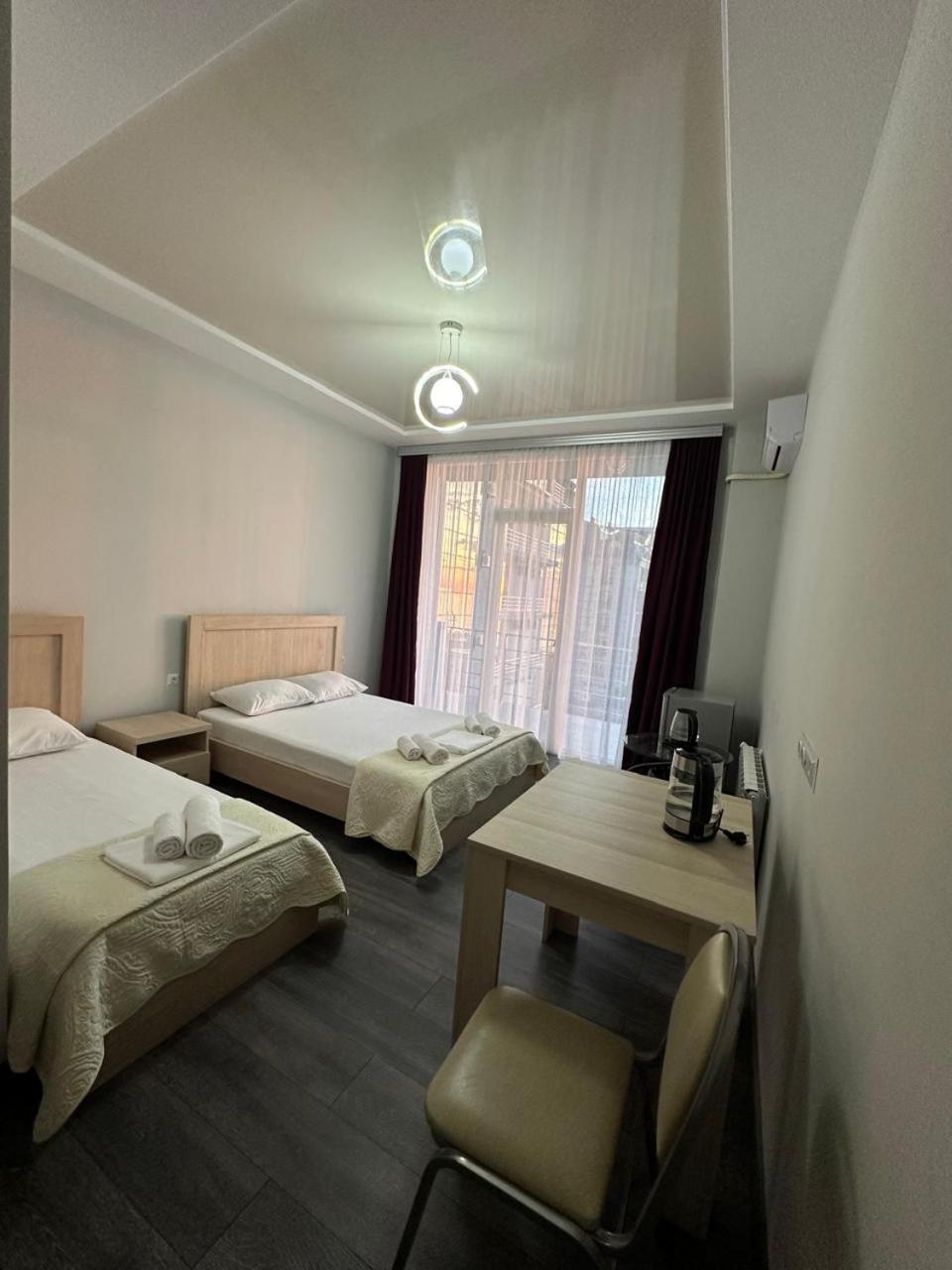 Guest House 99 Batumi Esterno foto